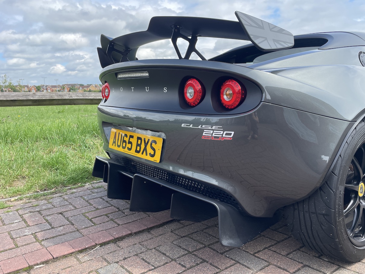 2015 Lotus Elise 220 CUP – BIG AERO