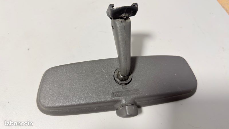 Rétroviseur S1_a48ff501131e5945b514118d721f96fbfac0a56b