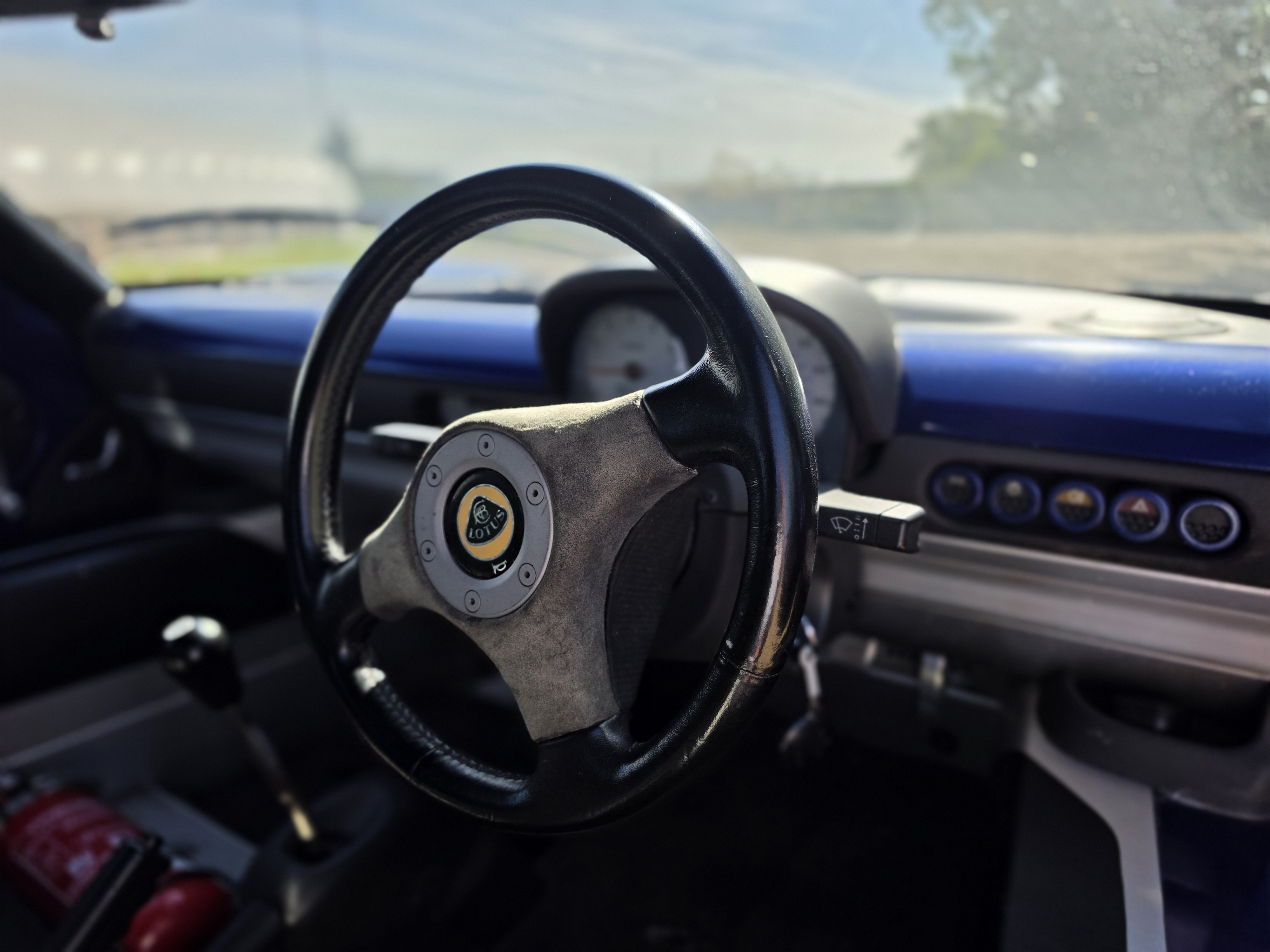 Image_5_-_Interior_cockpit[1]